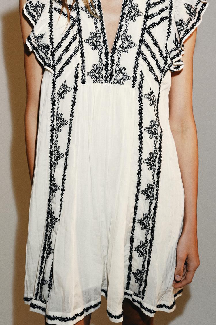 Zara (surplus)CONTRAST EMBROIDERY DRESS