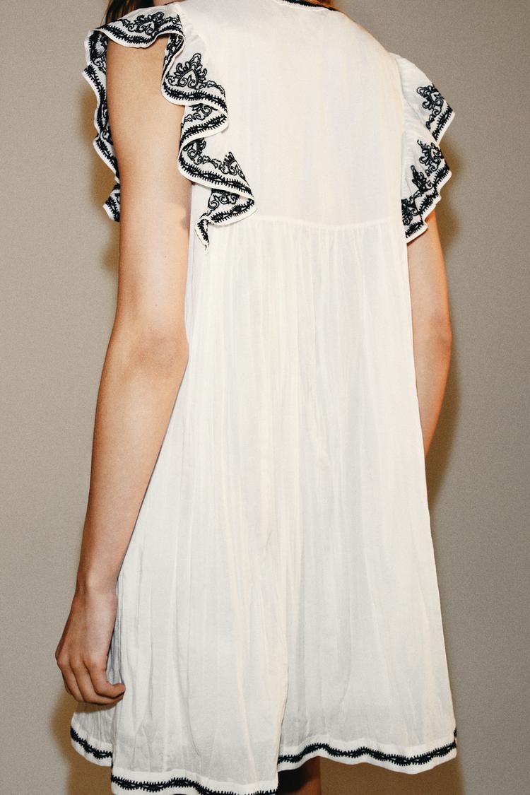Zara (surplus)CONTRAST EMBROIDERY DRESS