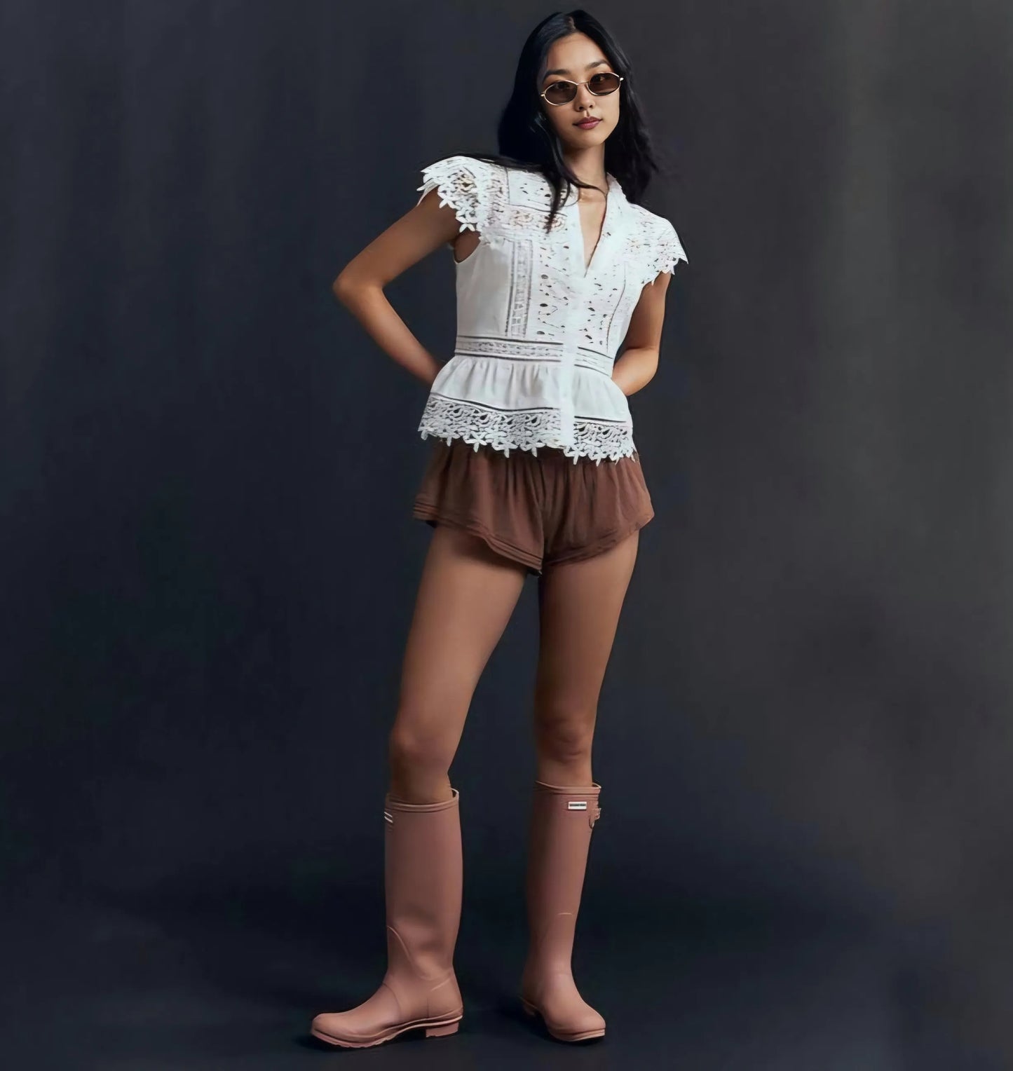 ANTHR⚪️POLOGIE Sleeveless High-Neck Lace-Inset Blouse