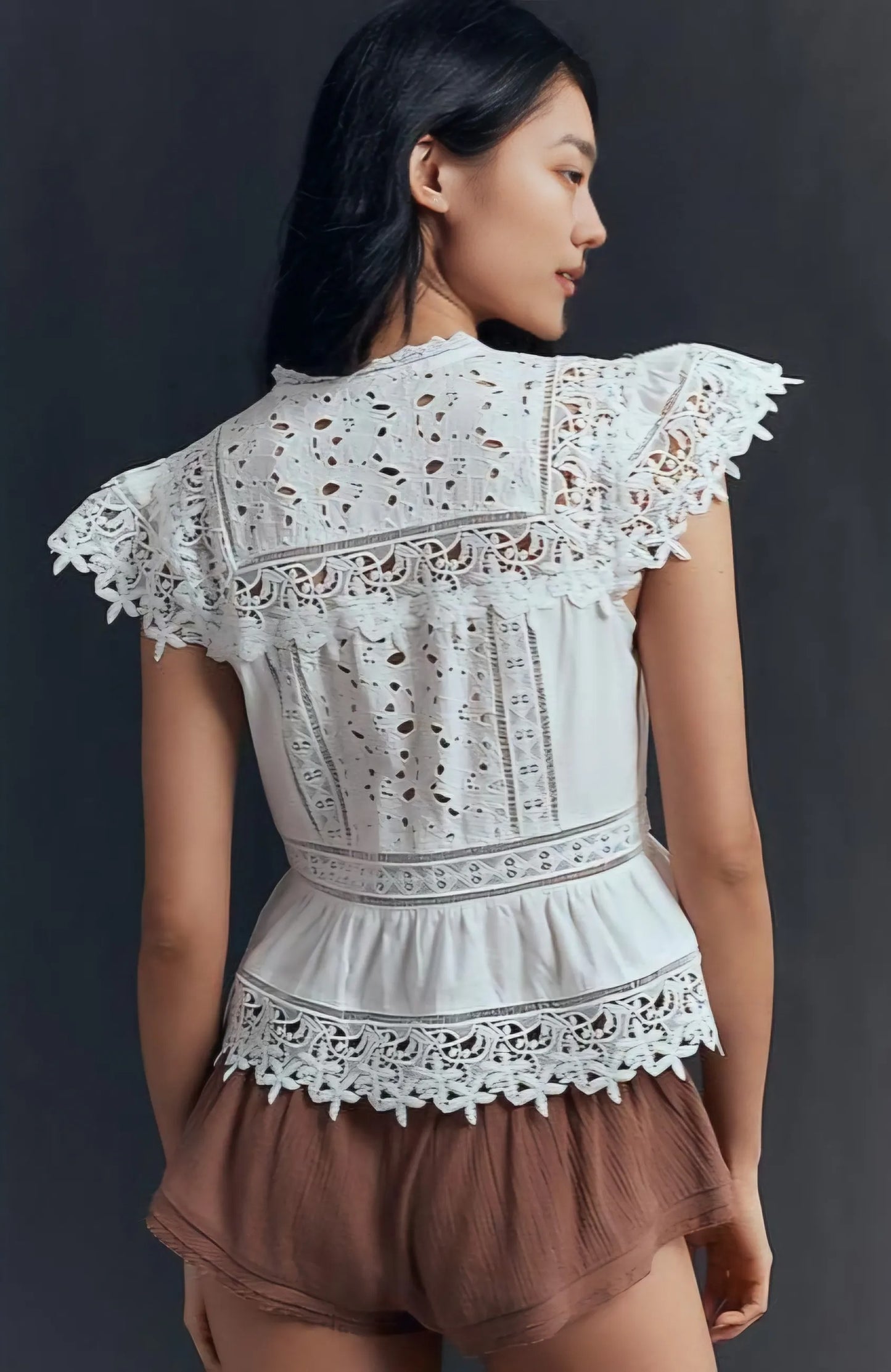 ANTHR⚪️POLOGIE Sleeveless High-Neck Lace-Inset Blouse