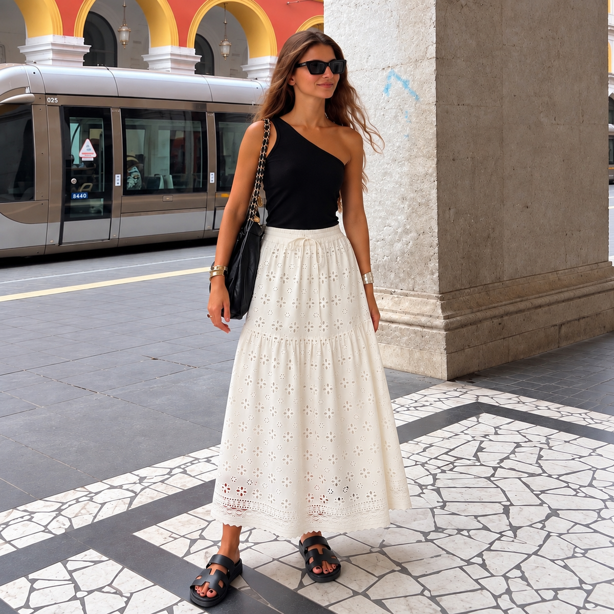 FatFace Winnie Broderie Midi Skirt in White (Surplus - New)
